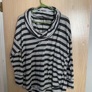 Maurice’s 24-7 sweater Size 1
